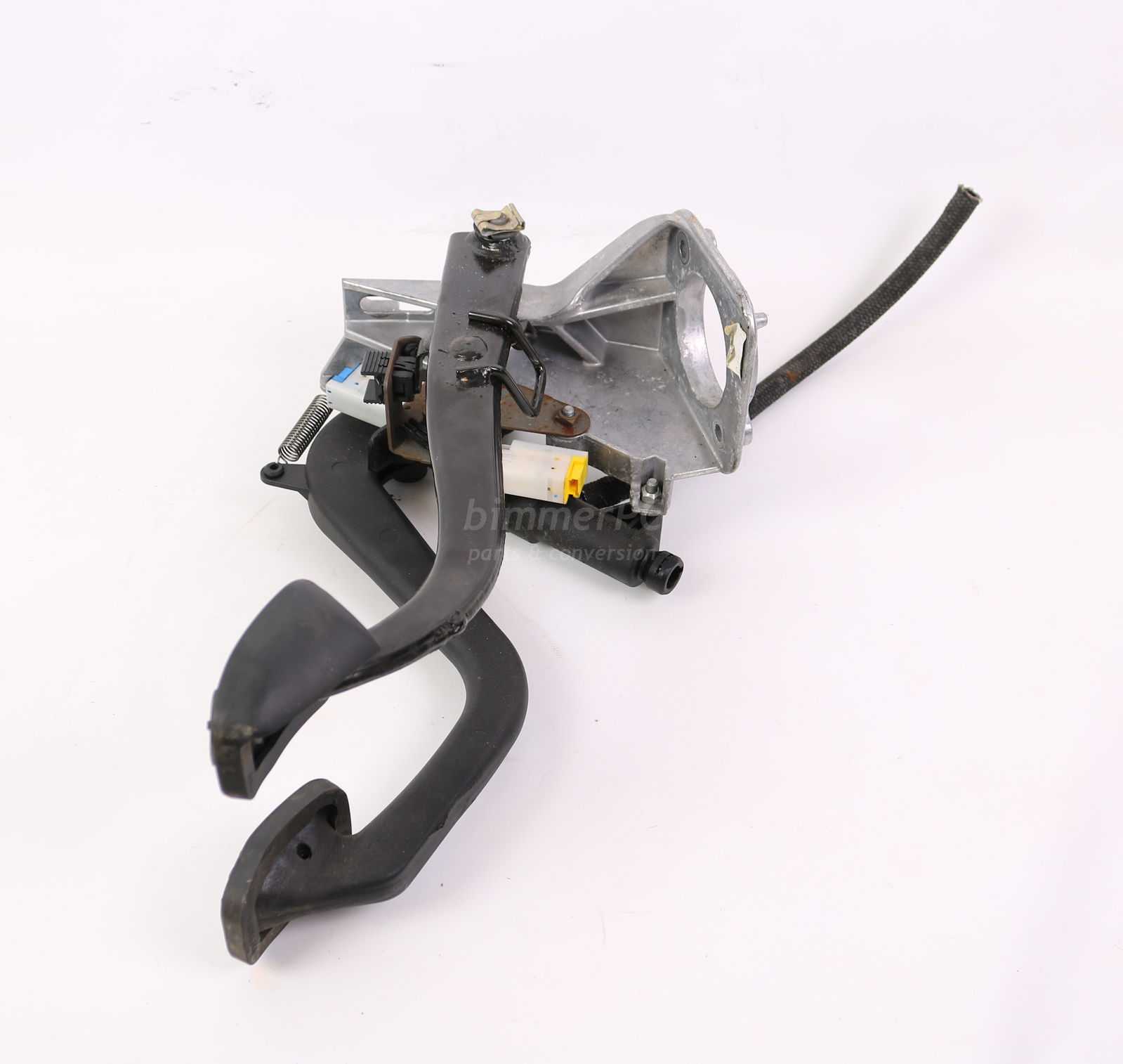 Picture of BMW 35112229128 Manual Transmission Clutch Gas Brake Pedals Box Mount E46 E83 E85 E86 for sale