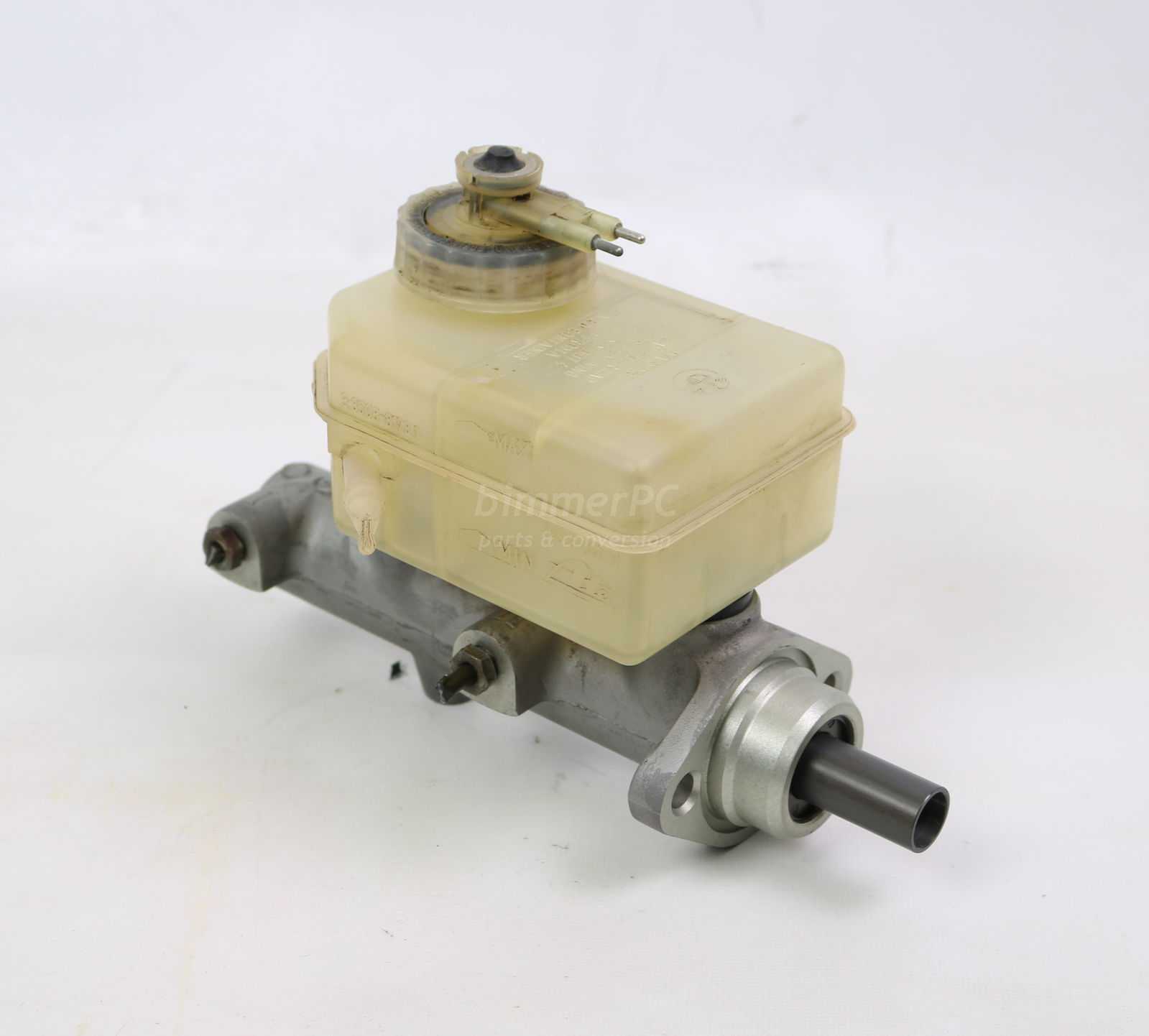 Picture of BMW 34311156643 Master Cylinder Hydraulic Powerboost Brakes V12 I6 E32 for sale