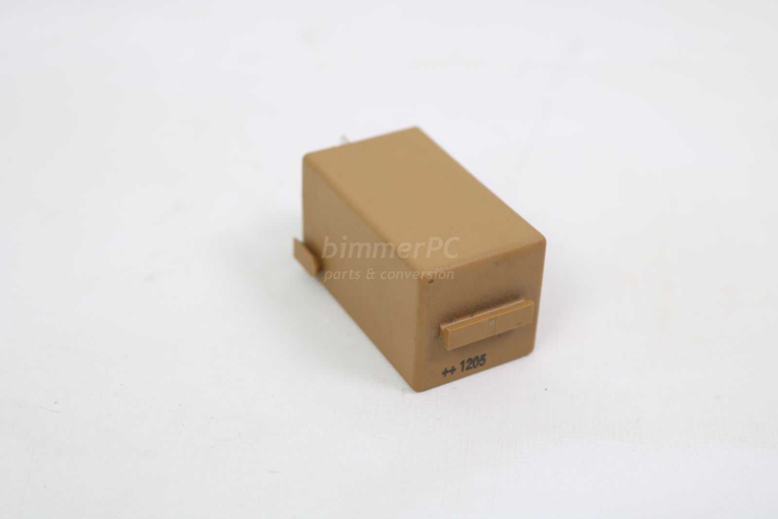 Picture of BMW 61368384505 Windshield Wipers Motor Control Relay Brown E46 E39 E38 E60 E63 E83 E53 E52 for sale