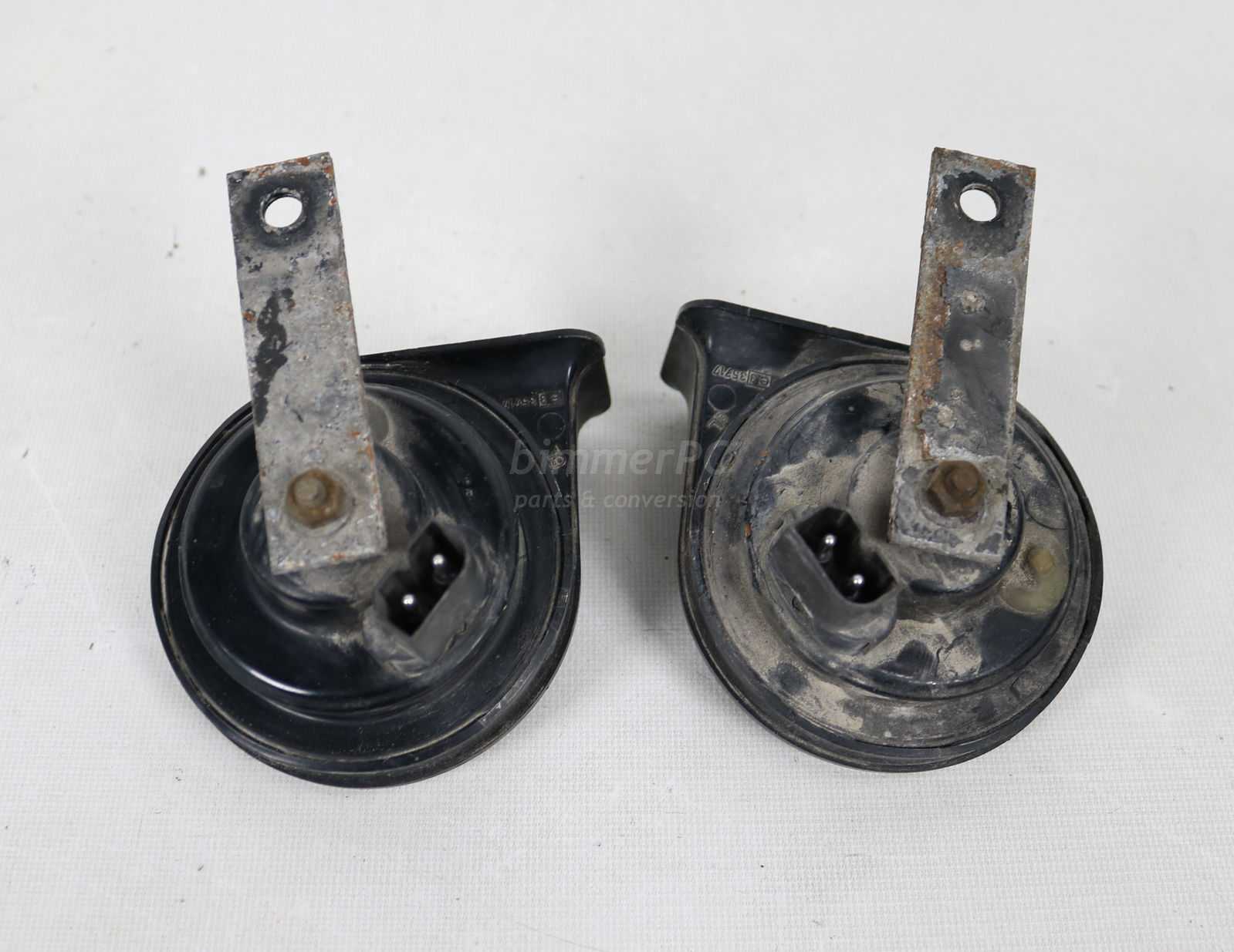 Picture of BMW  Factory Air Horns with Brackets E32 for sale