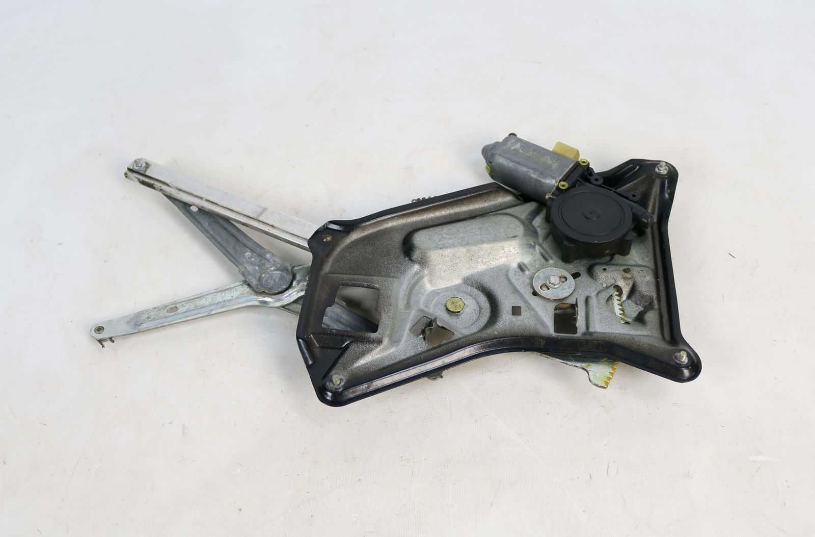 Picture of BMW 51321938368 Front Right Passengers Door Window Regulator Motor E32 for sale