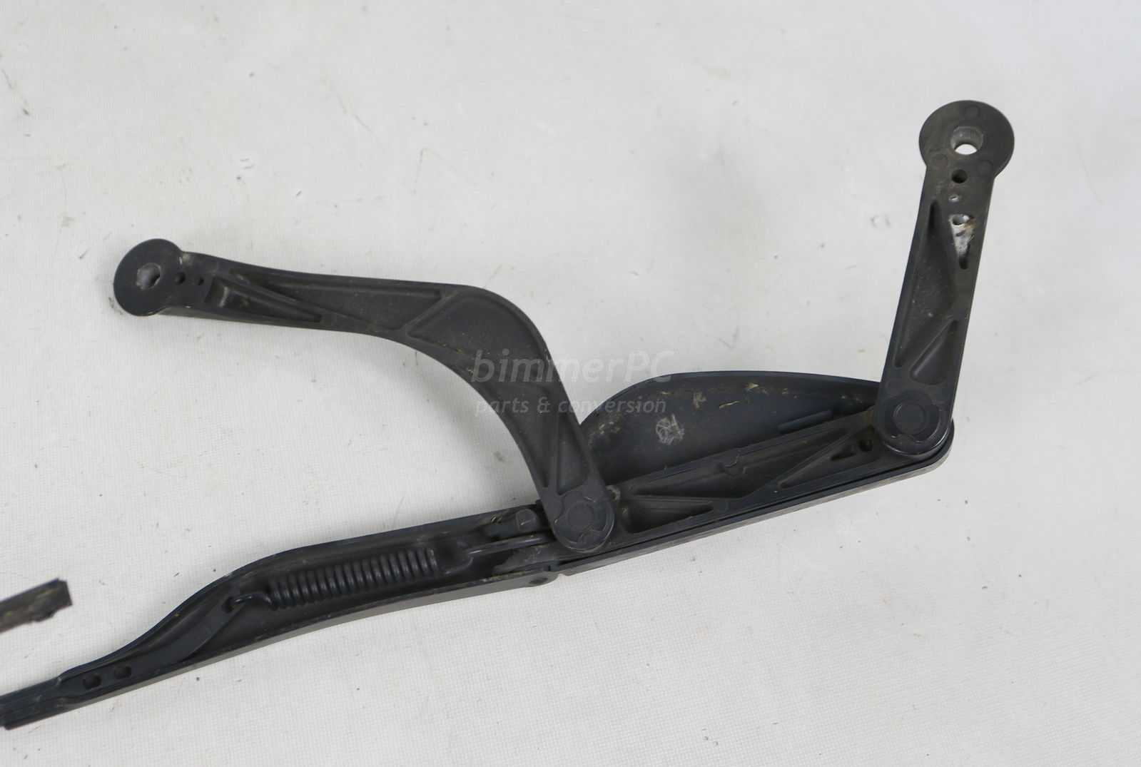 Picture of BMW 61618352020 Passengers Right Windshield Wiper Arm E38 for sale