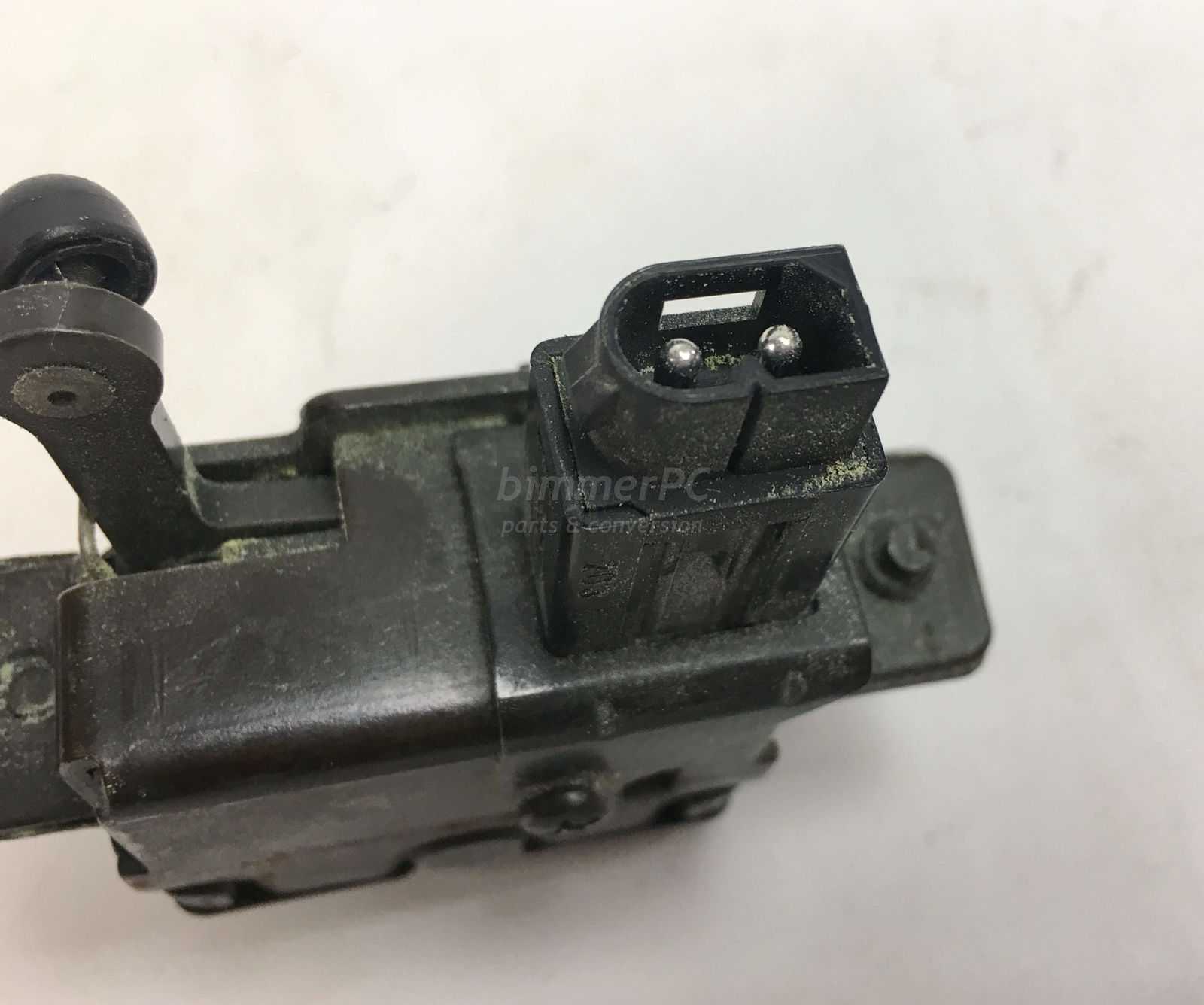 Picture of BMW 51241973194 Trunk Lock Lid Latch E34 Sedan E36 Z3 for sale