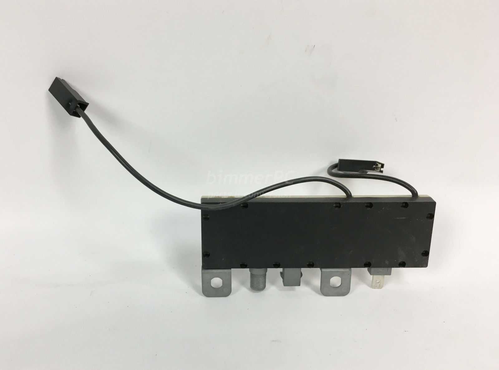 Picture of BMW 65258351246 Antenna Trap Circuit Amplifier Module Unit E32 E34 for sale