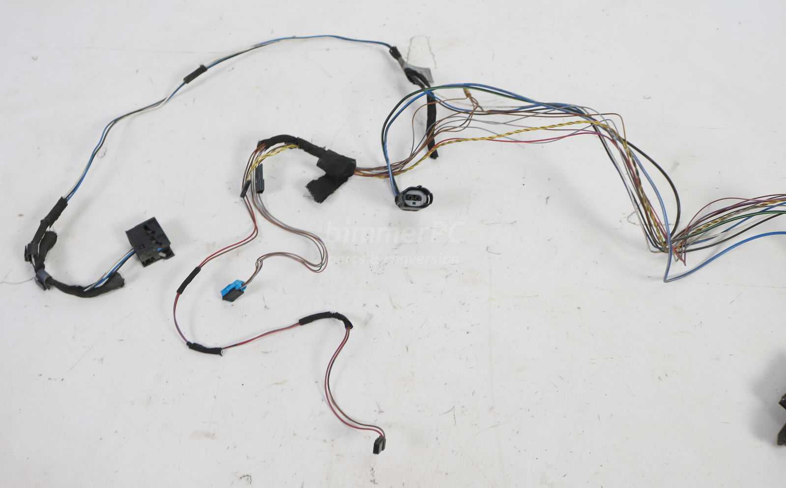 Picture of BMW 61118364236 Rear Passengers Door Cable Wiring Harness E39 1997 for sale