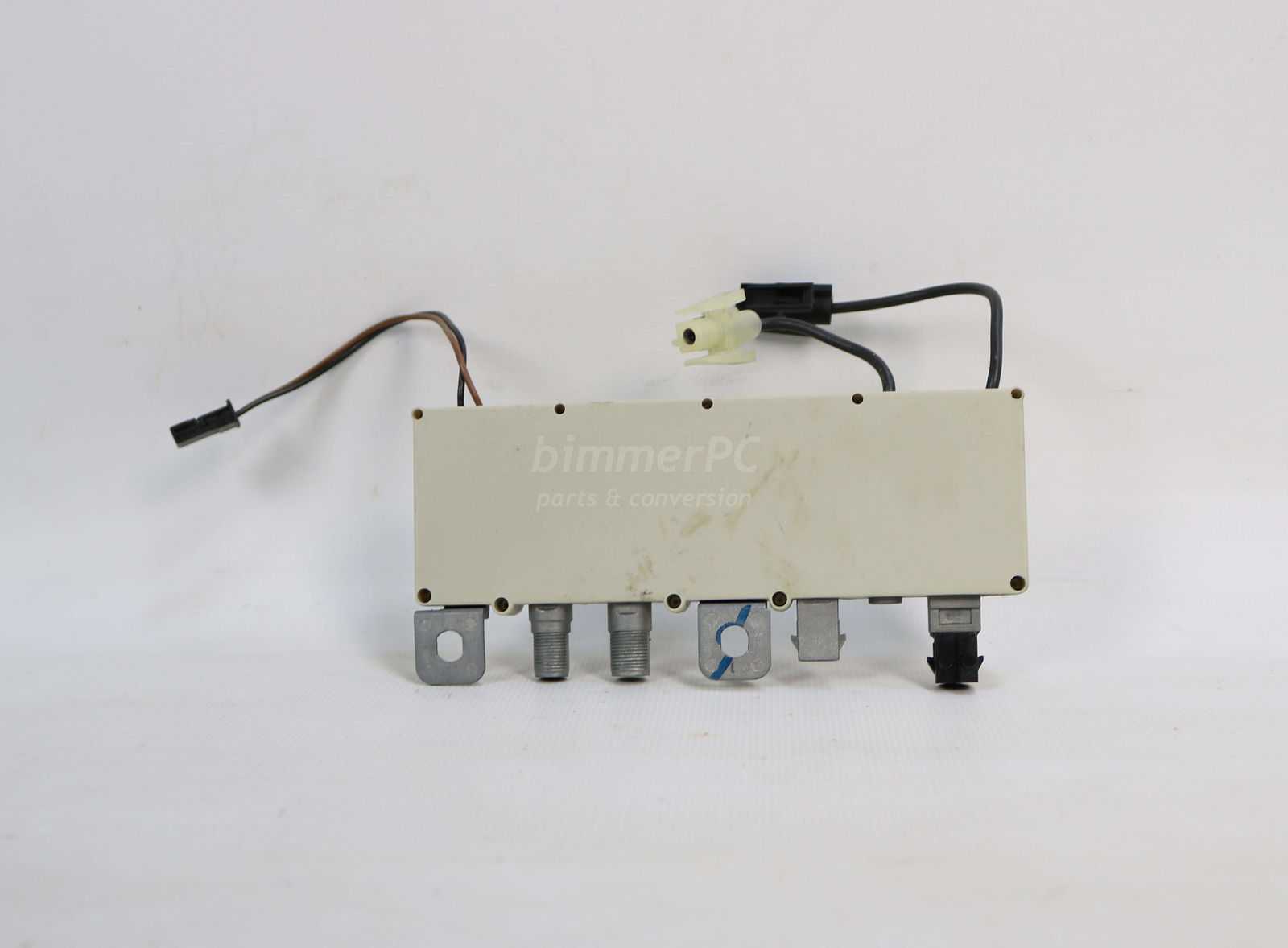 Picture of BMW 65256906082 Radio Antenna Amplifier Computer Module Unit E39 Late for sale