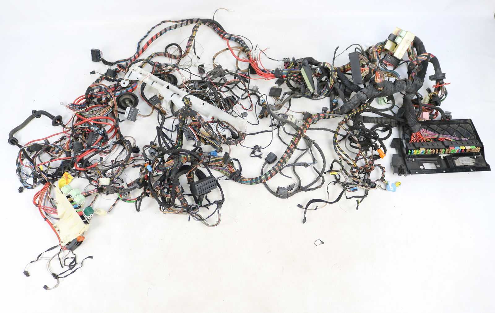 Picture of BMW 61118380658 Main Body Complete Wiring Harness Full Loom E39 528i 1997 for sale