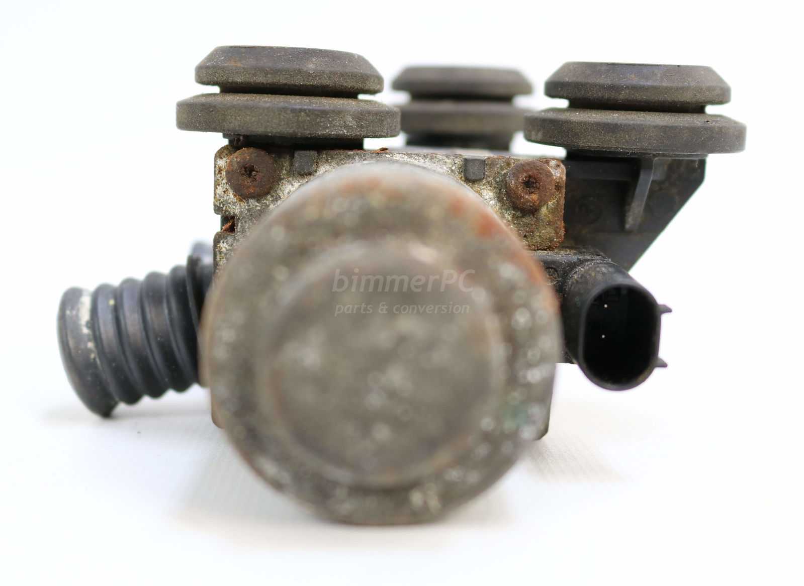 Picture of BMW 64118369805 Heater Water Valve E46 330i E39 528i E52 Z8 E83 X3 for sale