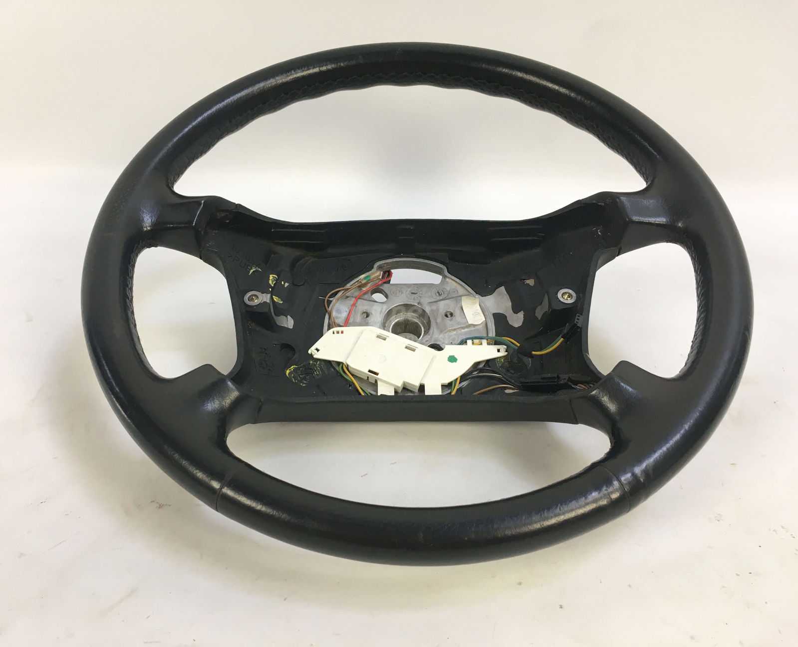 Picture of BMW 32341095799 Heated Leather Steering Wheel E39 E38 Late for sale