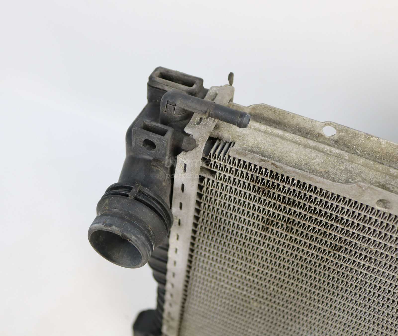 Picture of BMW 17111436063 Engine Cooling Radiator Automatic Transmission E38 E39 Late for sale