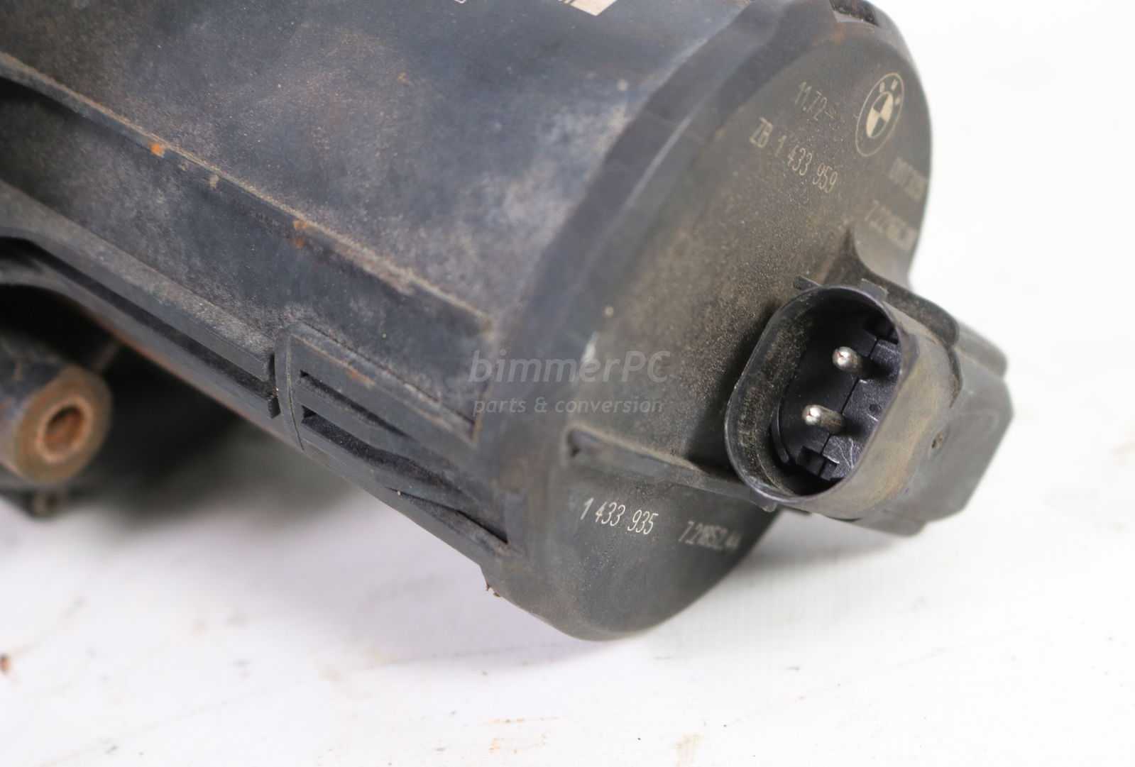 Picture of BMW 11721433959 Secondary Air Injection Smog Pump E39 Late 6 Cylinder for sale