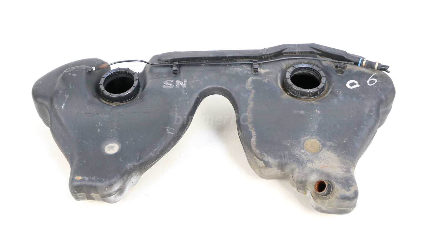 Picture of BMW 16111183062 Plastic Gas Fuel Tank 62L E36 Sedan Coupe Convertible Late for sale