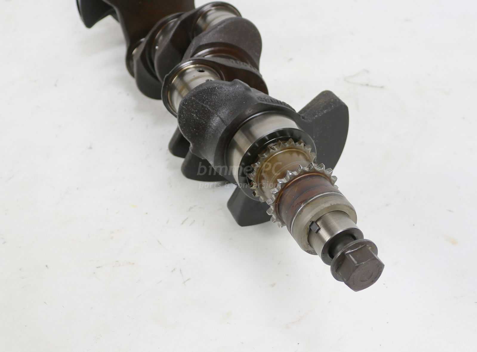 Picture of BMW 11211745592 Engine Crankshaft 4.4L V8 M62 M62tu E31 E38 E39 E53 for sale