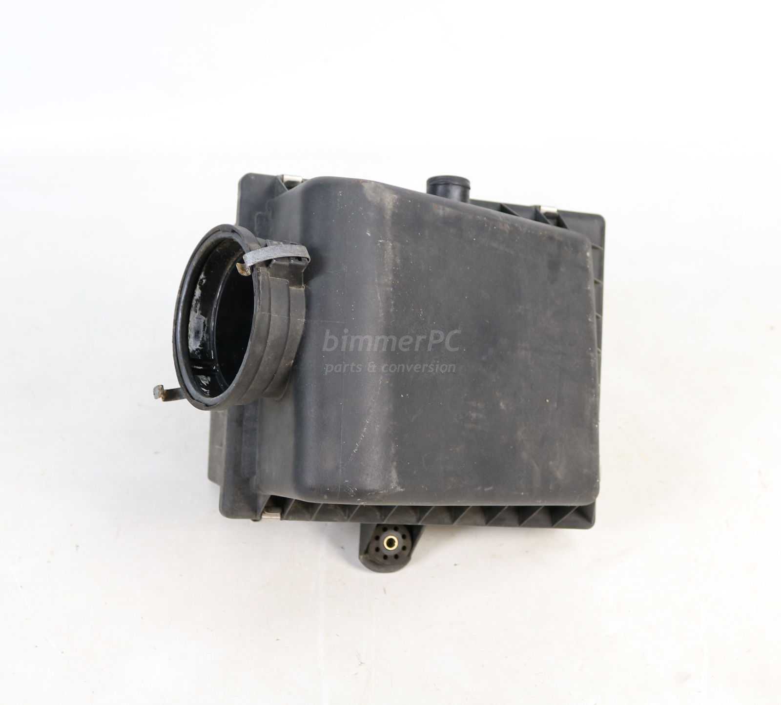 Picture of BMW 13711432823 Intake Air Cleaner Box Filter Housing E38 M62tu for sale