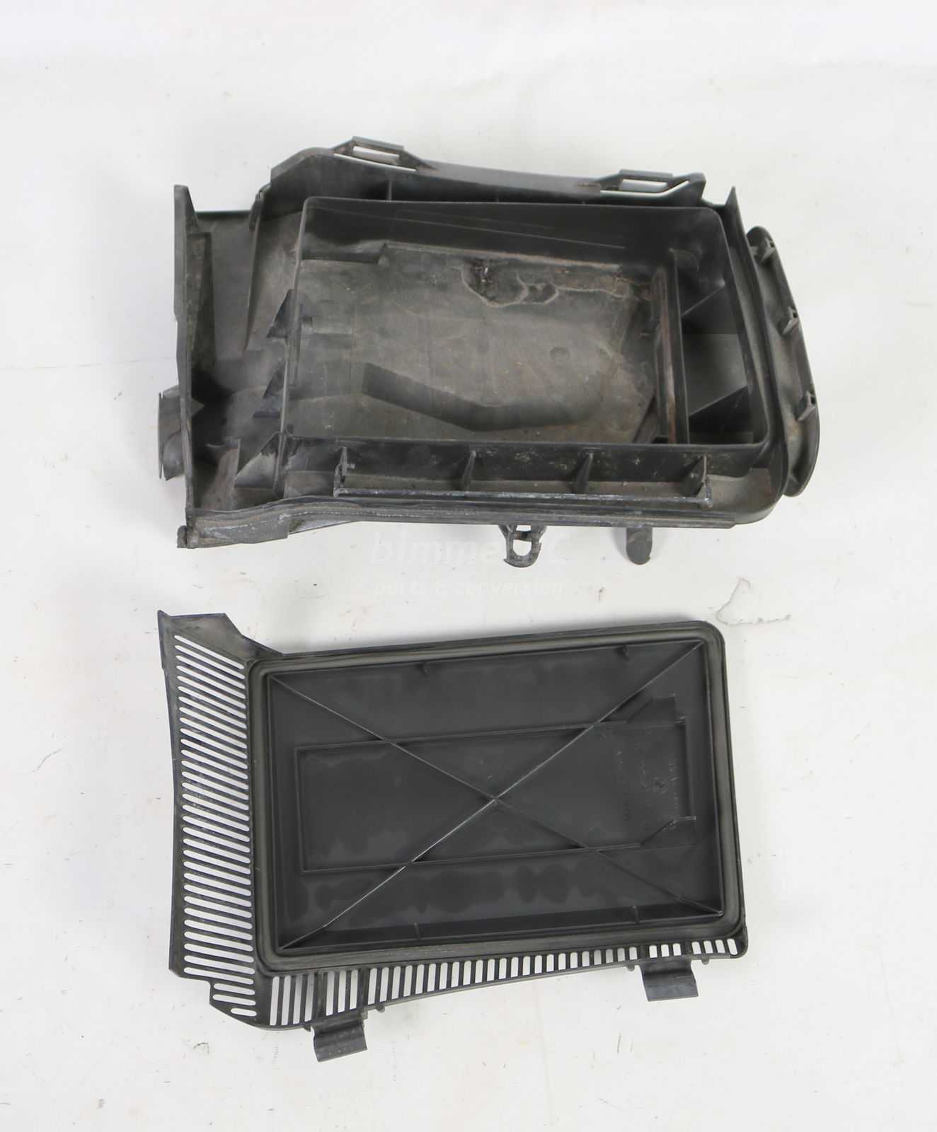 Picture of BMW  Right Front Passengers Microfilter Air Intake Box E39 Late for sale