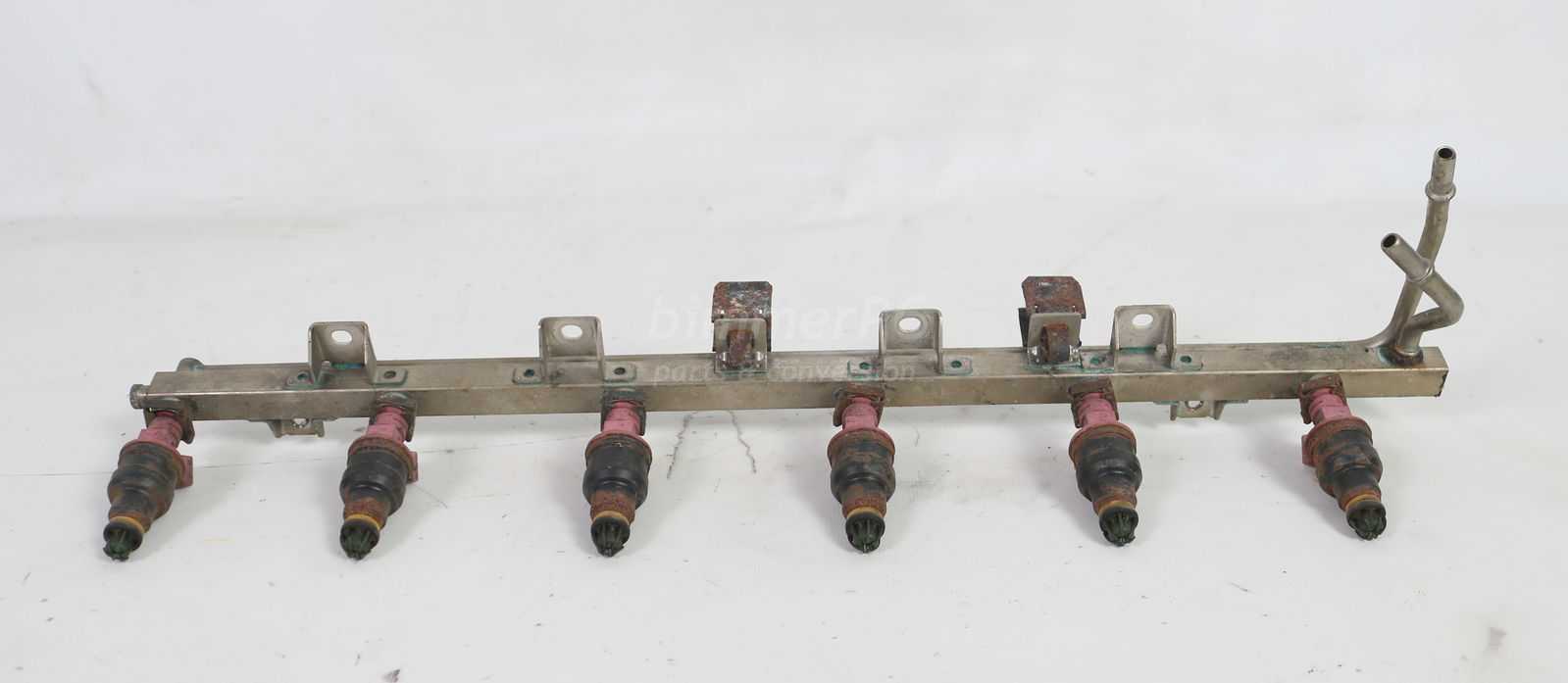 Picture of BMW 13531707409 Engine Fuel Rail with Injectors 528i M52 E39 1998 for sale