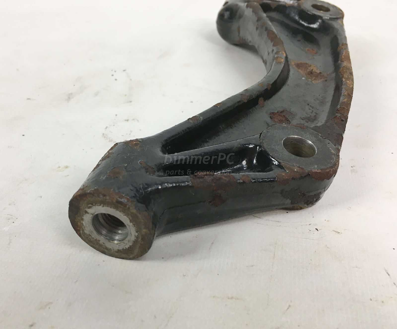 Picture of BMW 33171132049 Steel Rear Differential Mounting Bracket Support Arm E34 E32 for sale