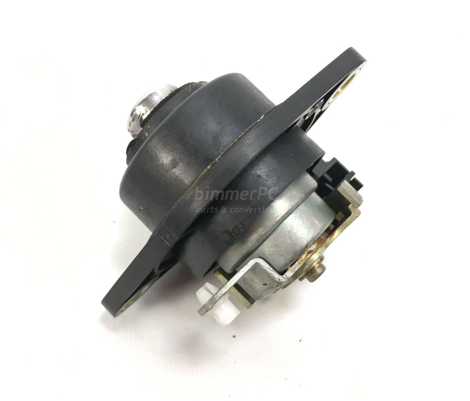 Picture of BMW 51248166688 Rear Trunk Lid Lock Cylinder Switch Tumbler E38 for sale