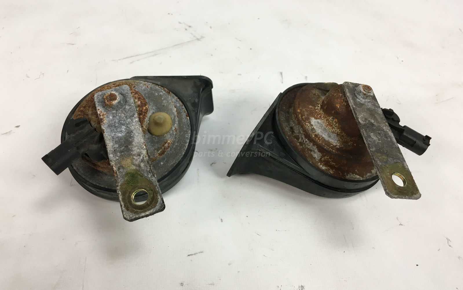 Picture of BMW  Factory Air Horns with Brackets E38 for sale