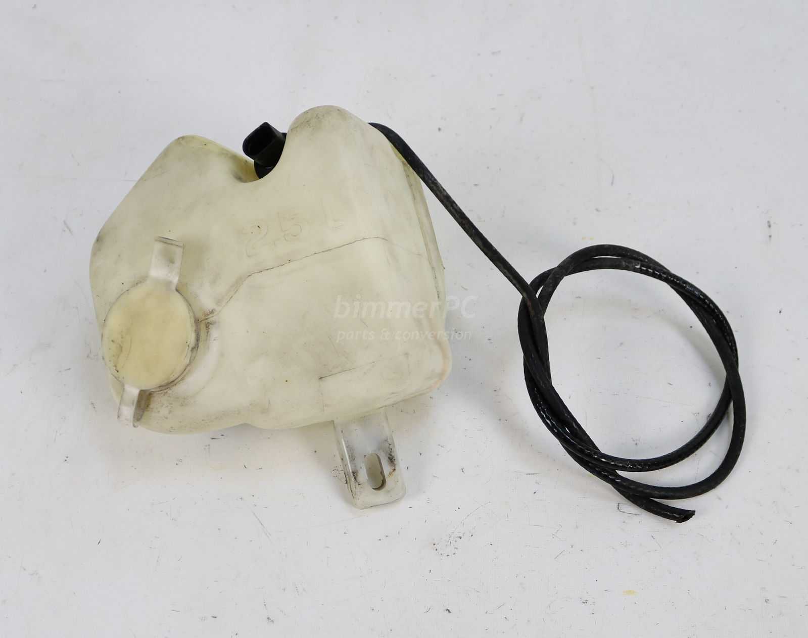 Picture of BMW 61661387383 Windshield Washer Fluid Reservoir Tank Bottle w Pump 2.5L E36 Z3 for sale