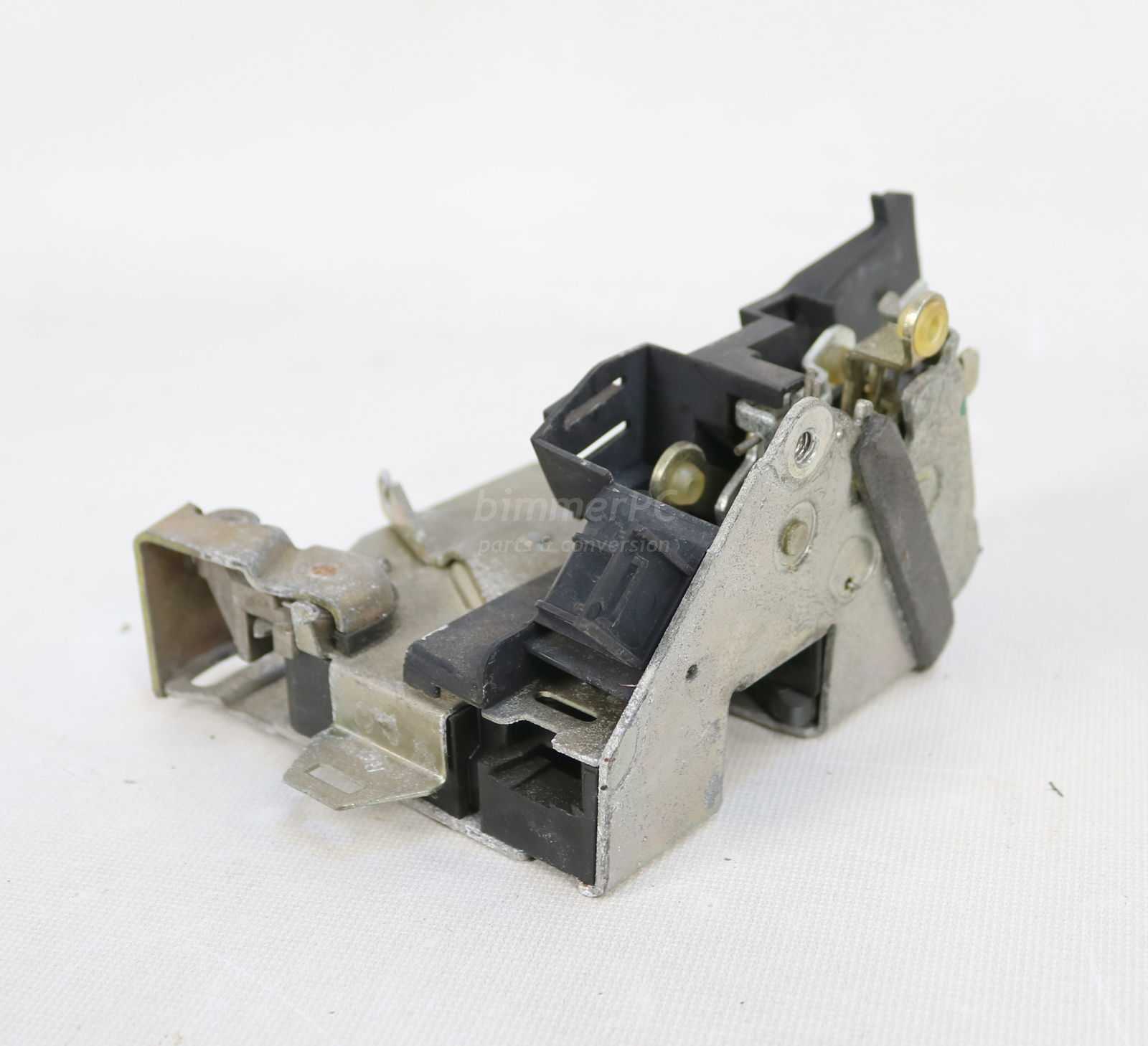 Picture of BMW 51228125672 Right Rear Door Latch Lock E39 E38 for sale