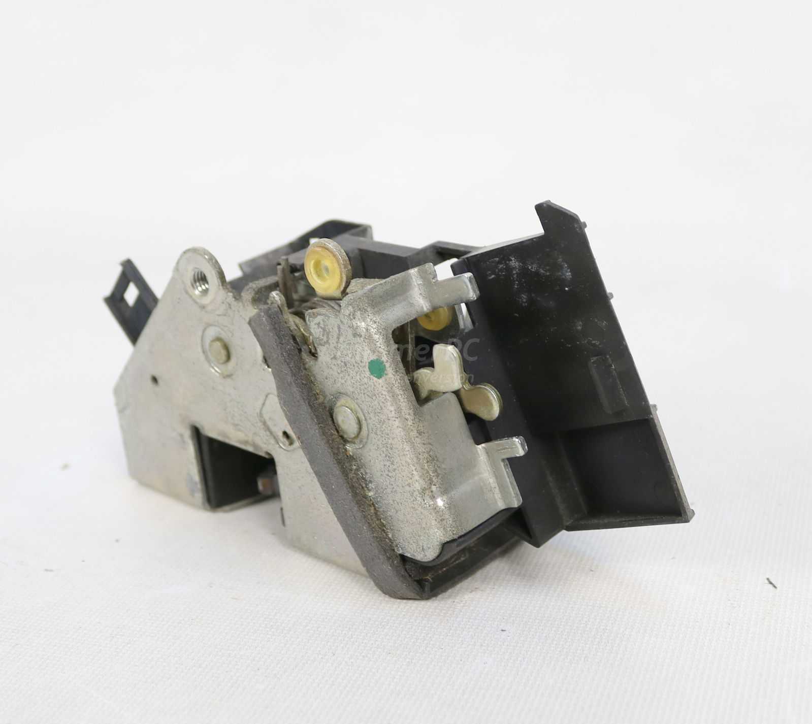 Picture of BMW 51228125672 Right Rear Door Latch Lock E39 E38 for sale