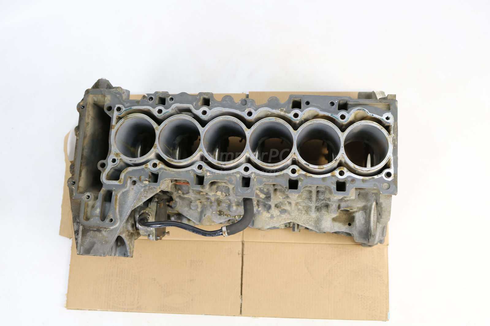 Picture of BMW 11110392851 N52 Inline 6 Cylinder Bare Motor Block Engine E90 E91 E60 E61 E85 E86 for sale