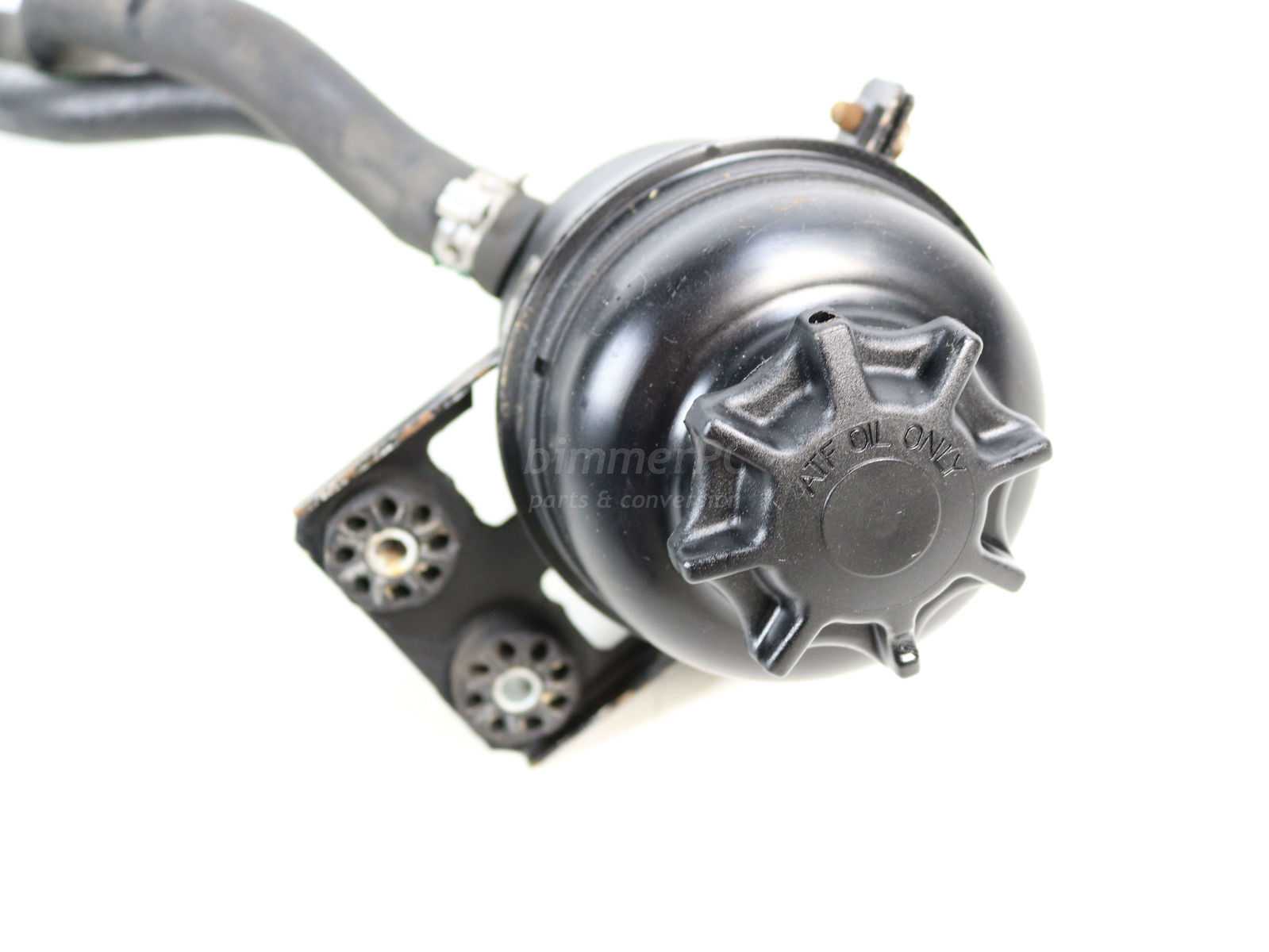 Picture of BMW 32416851218 Power Steering Fluid Reservoir E90 E91 E92 E93 E82 E88 for sale