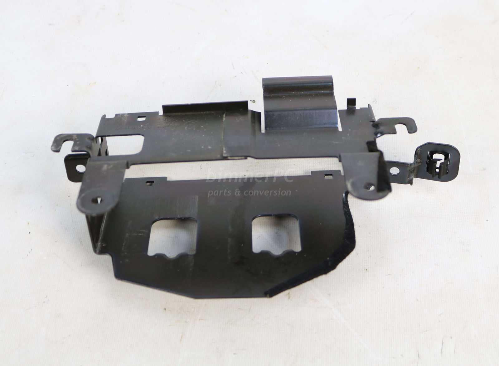 Picture of BMW 65908369053 Navigation Computer Unit Module Trunk Mounting Bracket E38 for sale