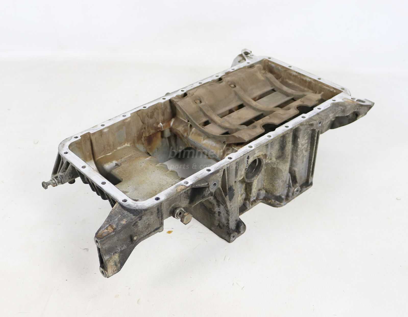 Picture of BMW 11137500524 Engine Upper Oil Pan M62tu V8 E53 for sale