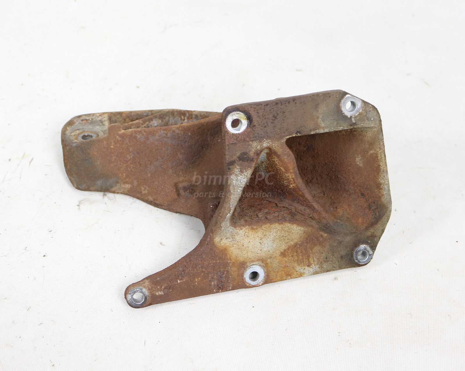 Picture of BMW 22116751345 Engine Left Motor Mounting Arm Bracket M62tu V8 E53 X5 for sale