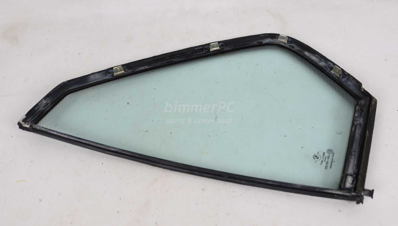 Picture of BMW 51348105028 Rear Right Passengers Door Quarter Window Glass Pane E32 for sale