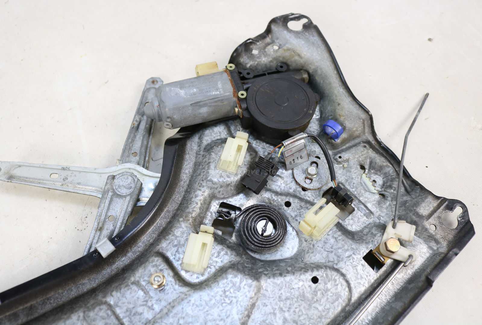 Picture of BMW 51341908692 Right Rear Door Window Regulator w Motor Gearbox E32 Long Wheelbase for sale