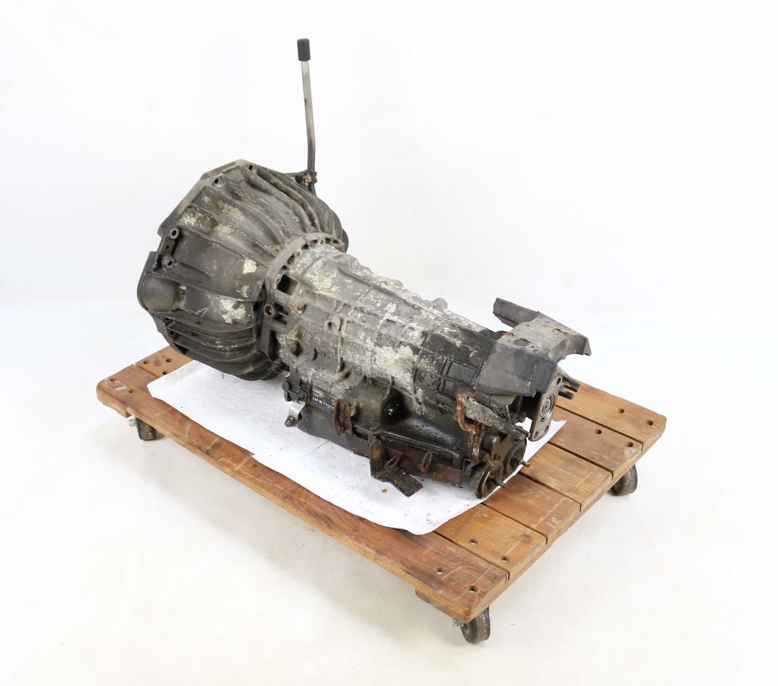 Picture of BMW 24001218172 Automatic Transmission 4 Speed ZF 4hp-24 Code FW V12 M70 E32 750iL Early for sale