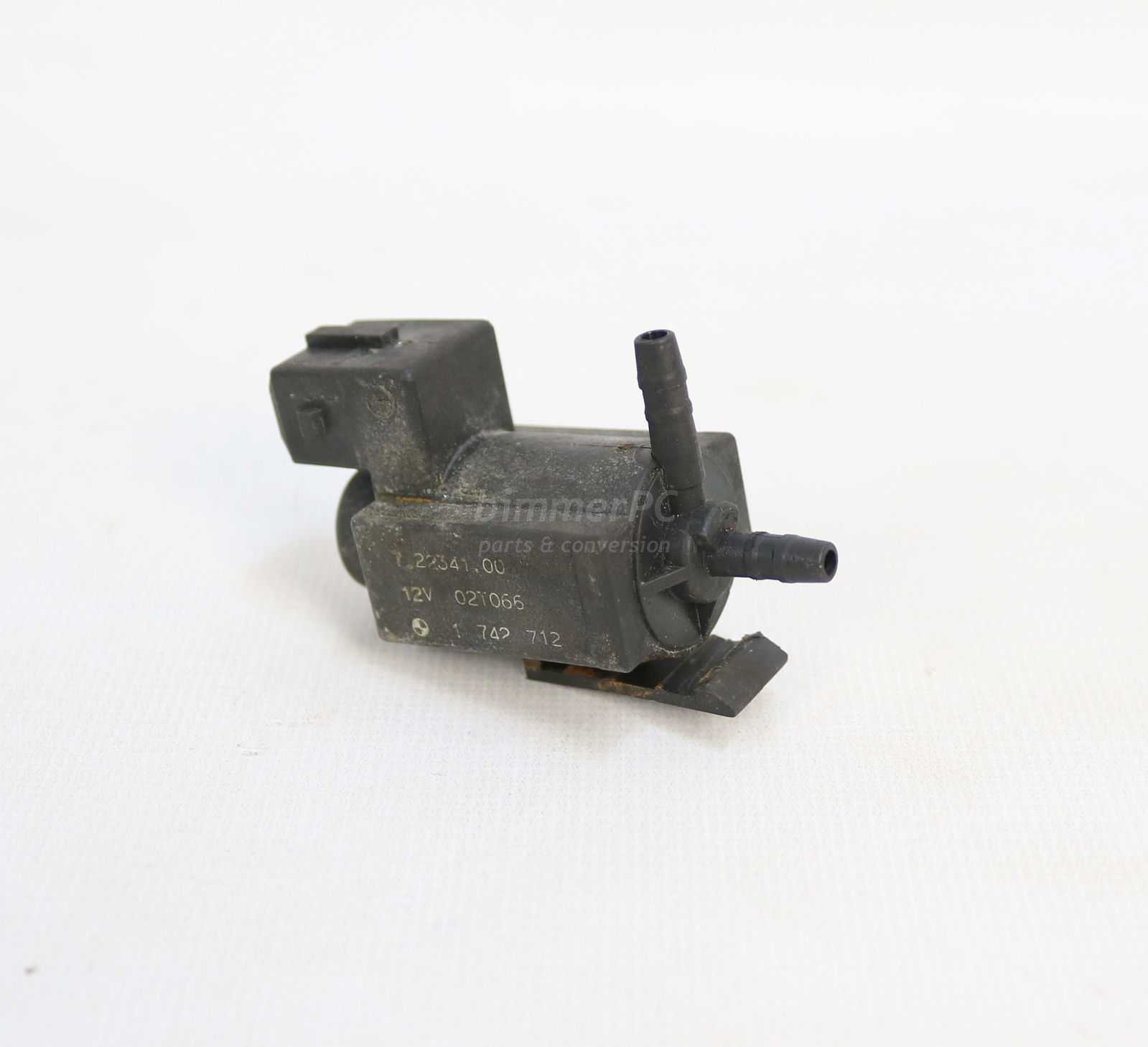 Picture of BMW 11741742712 Secondary Air Emissions Control Vacuum Solenoid Valve M52 M52tu M54 E36 E46 E90 for sale