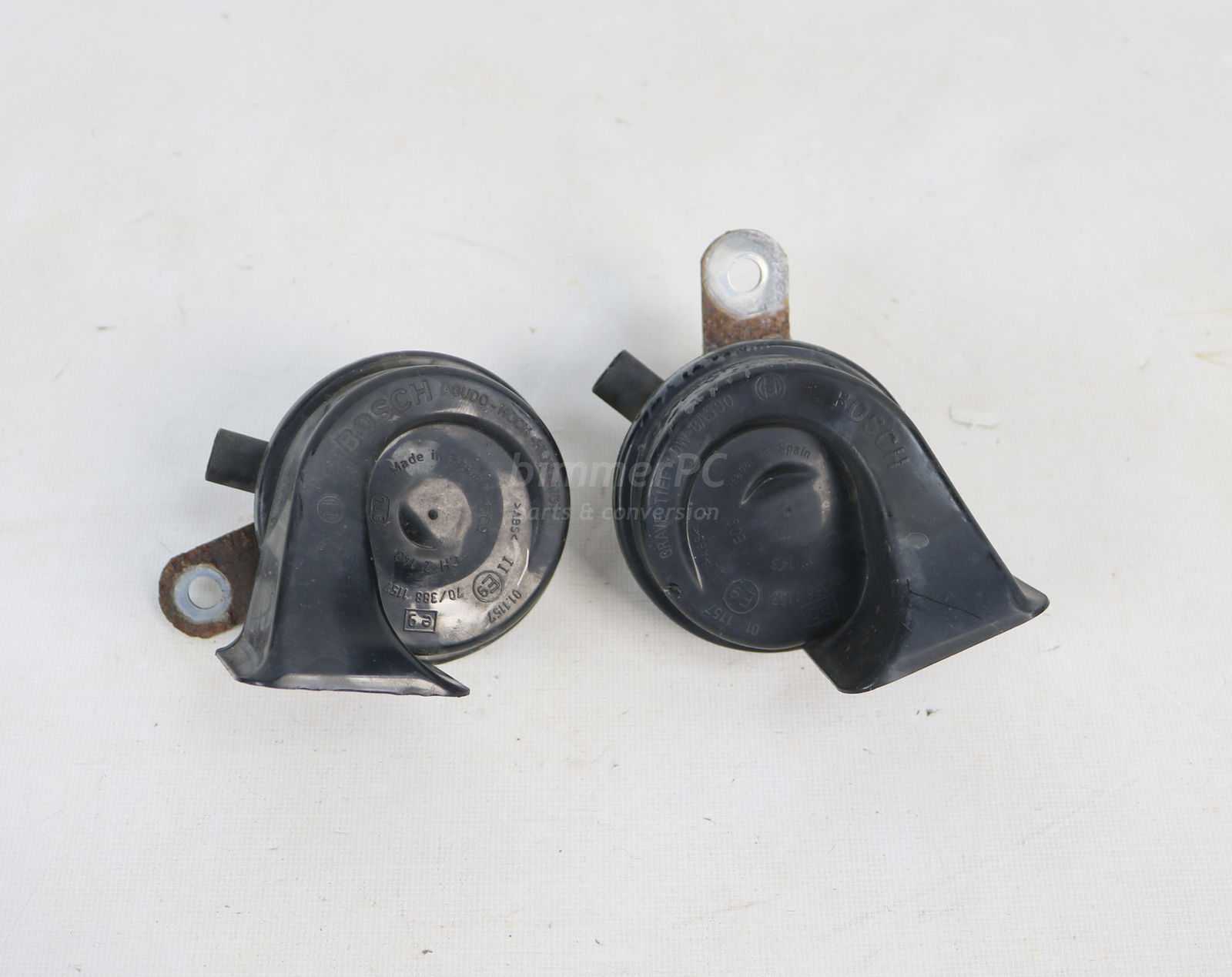 Picture of BMW  Factory Air Horns with Brackets E39 6 Cylinder Late for sale