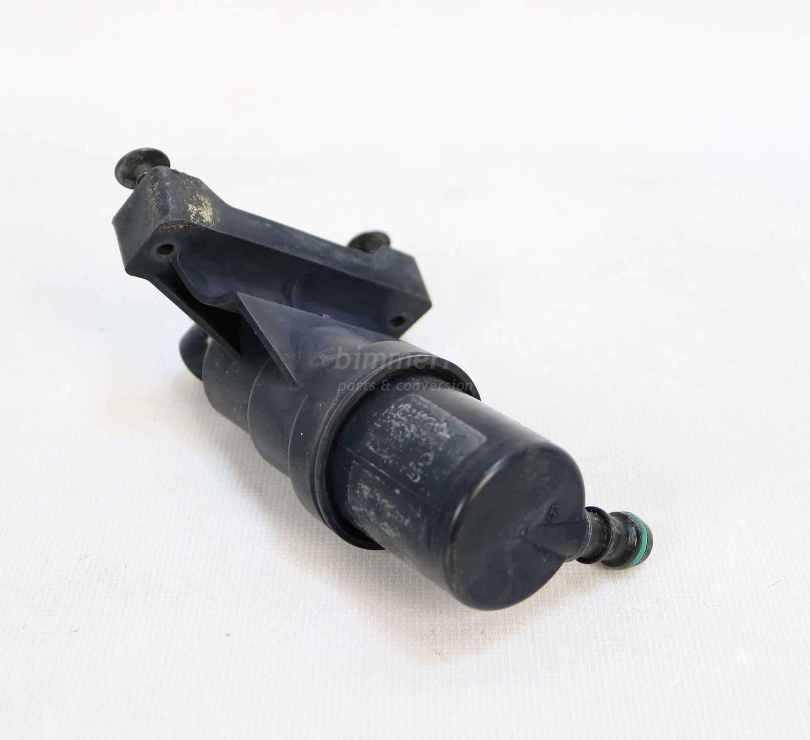 Picture of BMW 61677137402 Right Passengers Headlights Washer Sprayer Nozzle Jet E65 E66 Late for sale