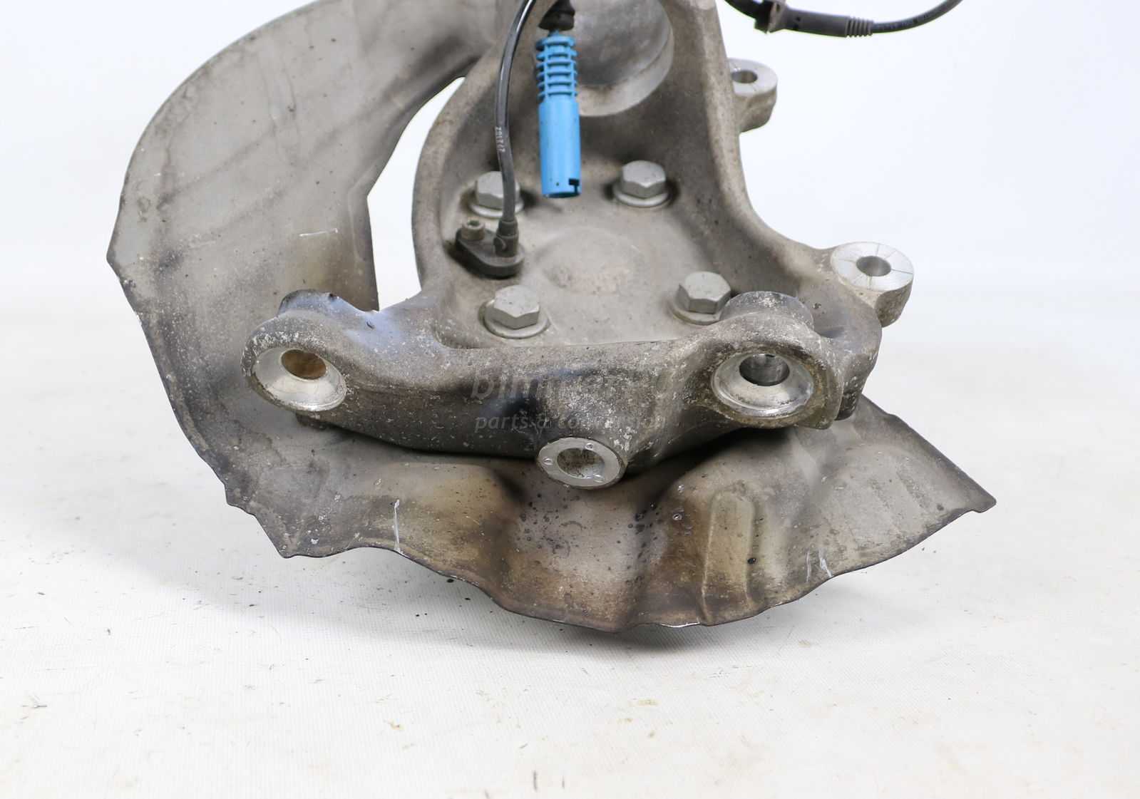 Picture of BMW 31216753462 Front Right Passengers Kingpin Steering Knuckle Bearing Wheel Hub Carrier E65 E66 for sale