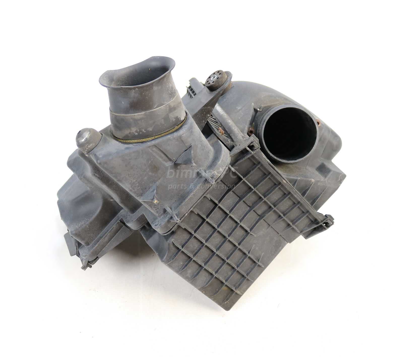 Picture of BMW 13717544409 Passengers Right Intake Air Filter Cleaner Housing Box N62tu V8 E65 E66 Late for sale