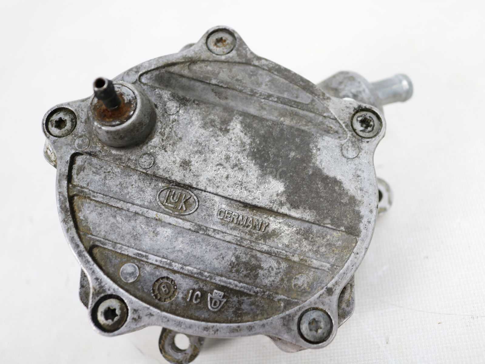 Picture of BMW 11667635657 Engine Brake Booster Vacuum Pump N62 N62n V8 N73 V12 E60 E63 E64 E65 E66 E53 E70 RR for sale