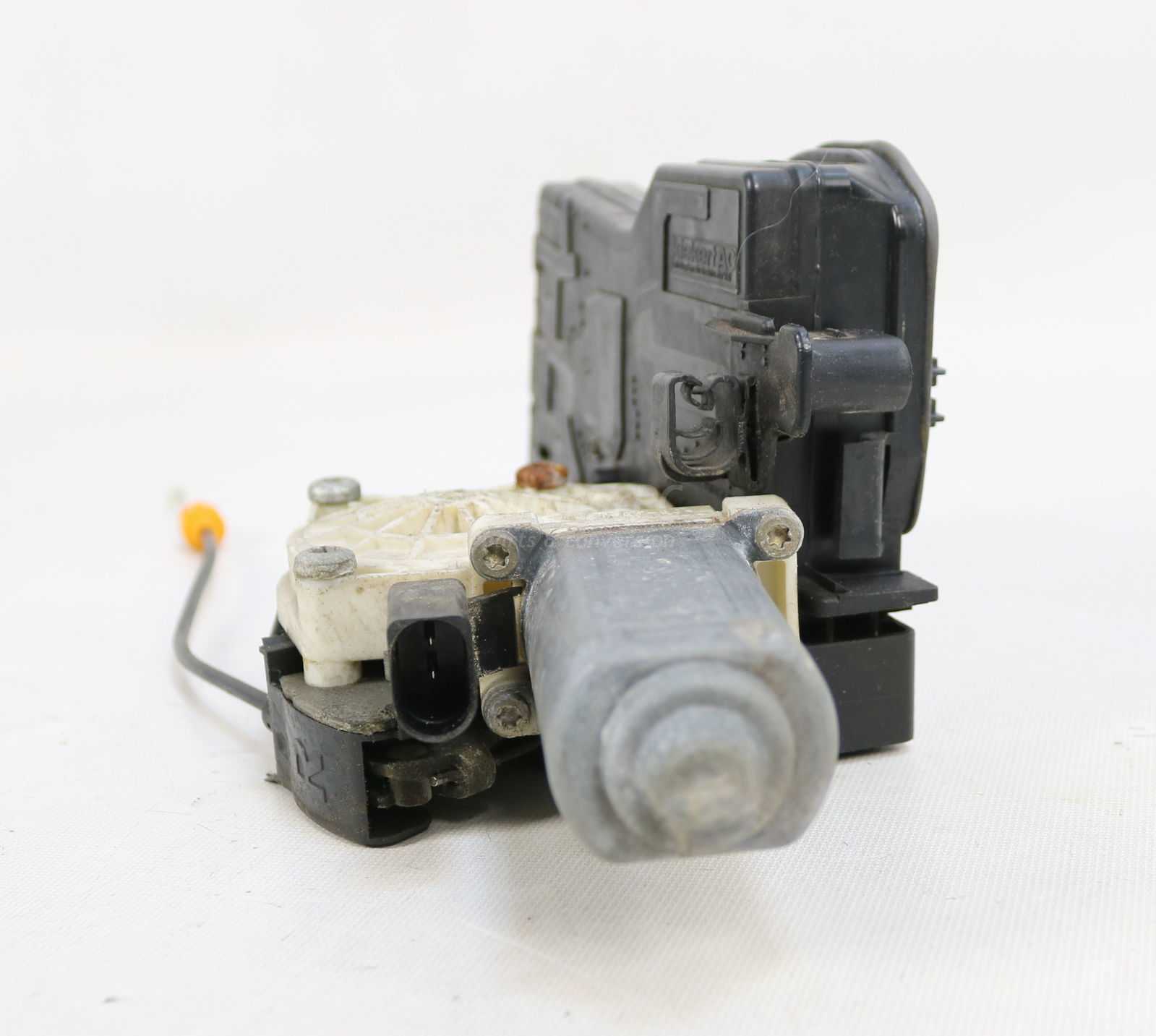 Picture of BMW 51227028910 Right Rear Door Latch Lock Actuator w Soft Close E66 E65 for sale