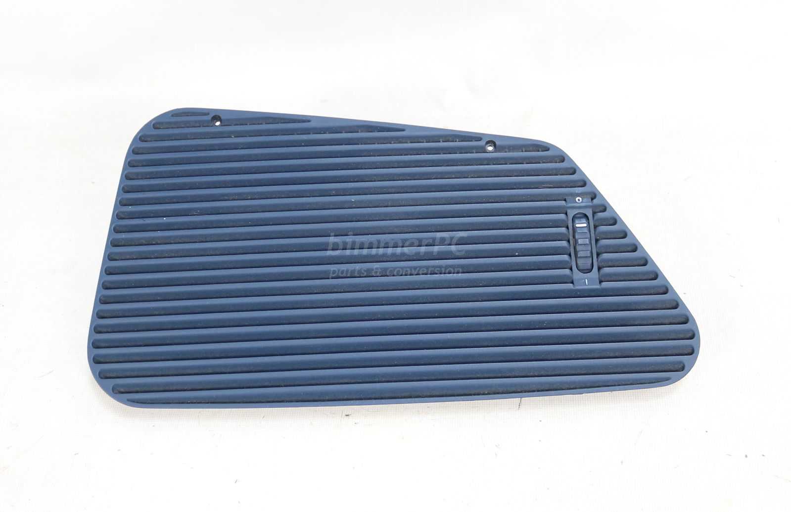 Picture of BMW 64228138559 Top Center Dashboard Air Vent Ultramarine Blue E34 for sale