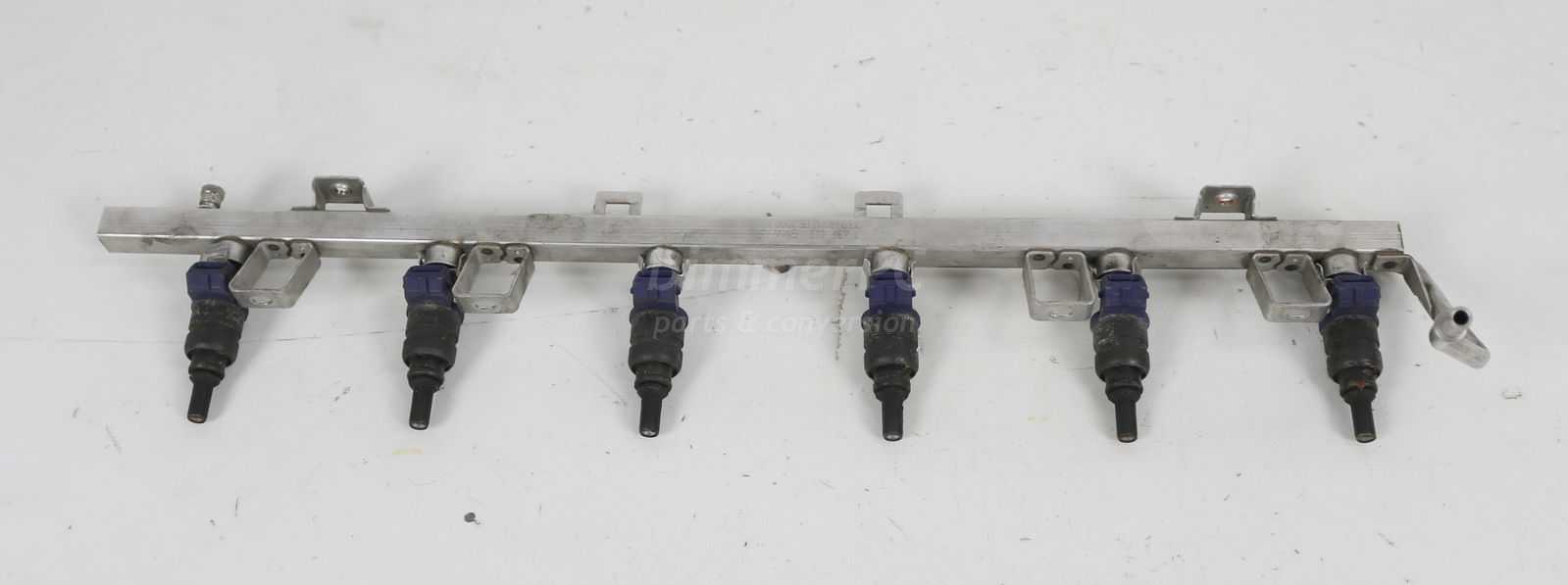 Picture of BMW 13537546245 Fuel Rail with Injectors M54 B30 E39 E46 E36 Z3 E53 E85 E83 for sale