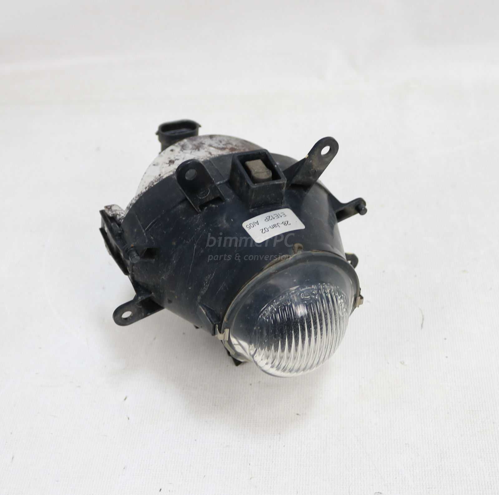 Picture of BMW 63176911007 Front Fog Light Lamp Non-M Left Right ZKW E46 Sedan Touring Wagon Late for sale