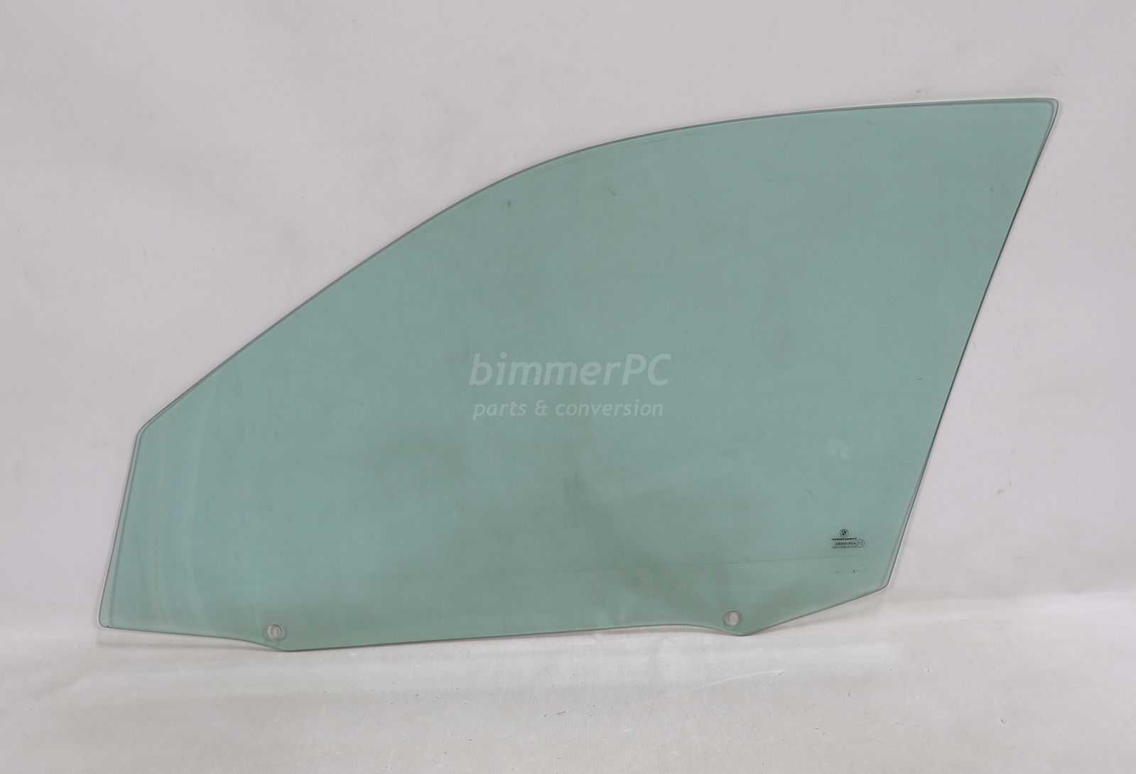 Picture of BMW 51338196026 Passengers Right Front Door Window Glass Pane E46 Sedan for sale