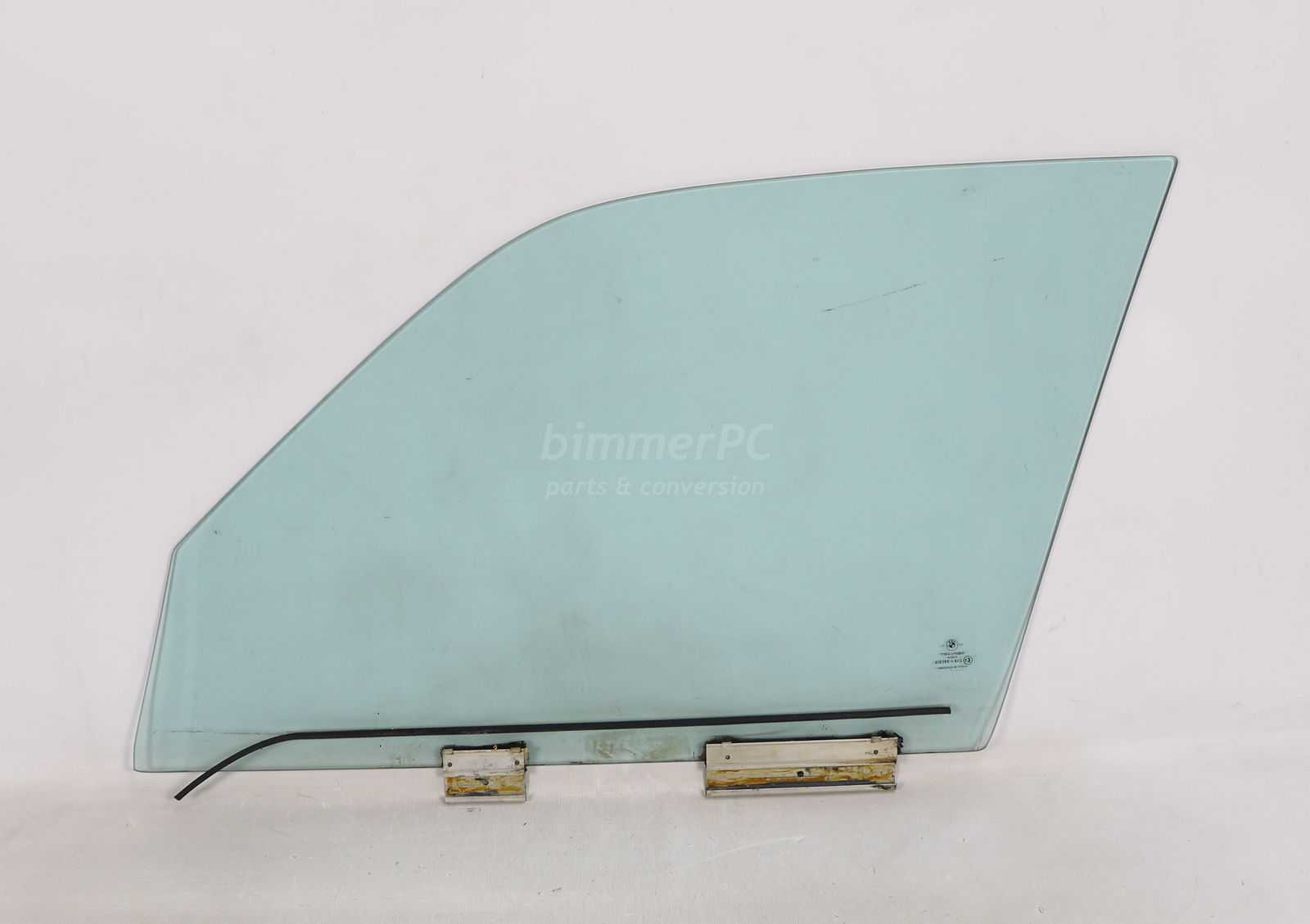 Picture of BMW 51328105032 Front Right Passengers Window Pane Door Glass E32 for sale