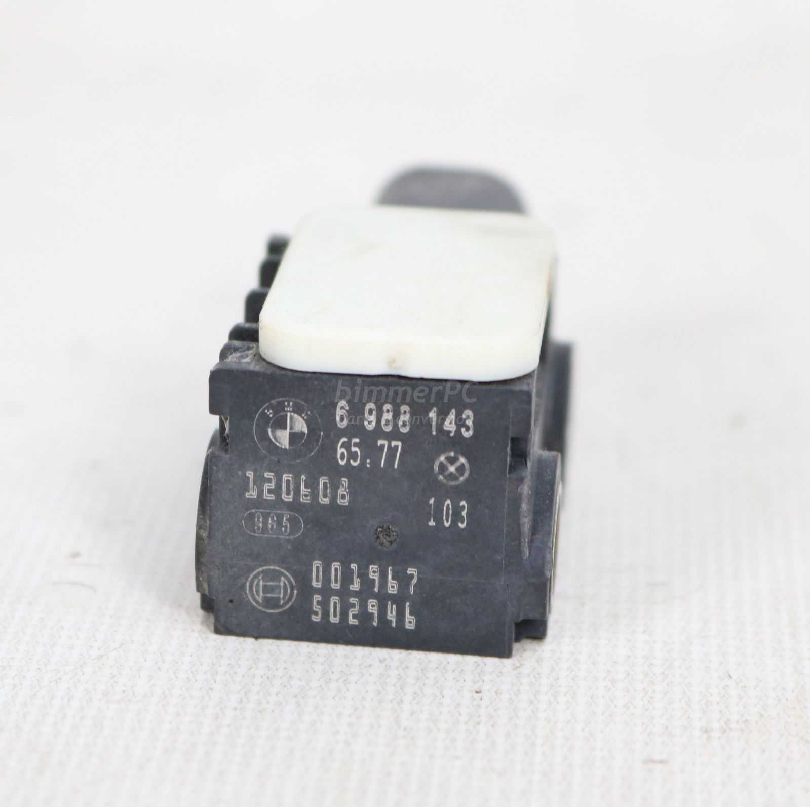 Picture of BMW 65776988143 Acceleration Sensor SRS E90 E91 E92 E93 E82 E88 Late for sale